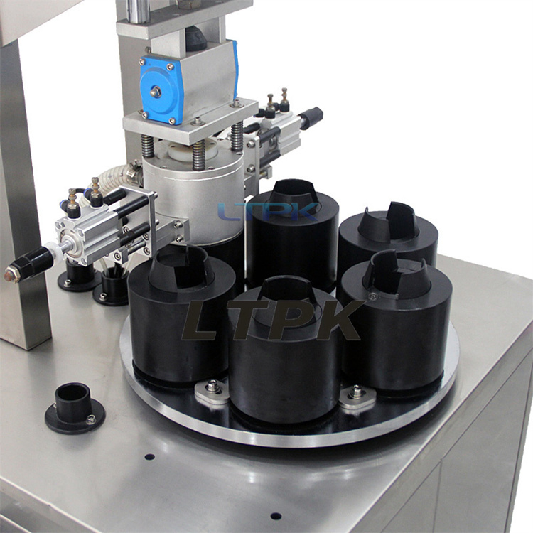 glass bottle vacuum capping machine.jpg